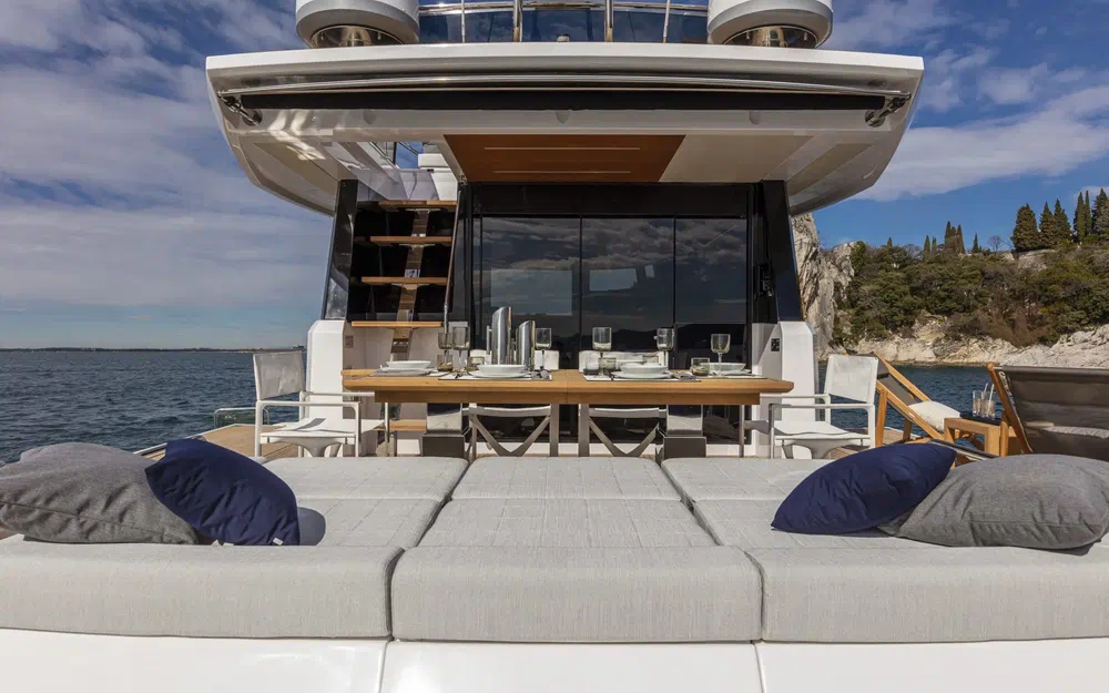 slider 2 Pardo Yachts Endurance 60