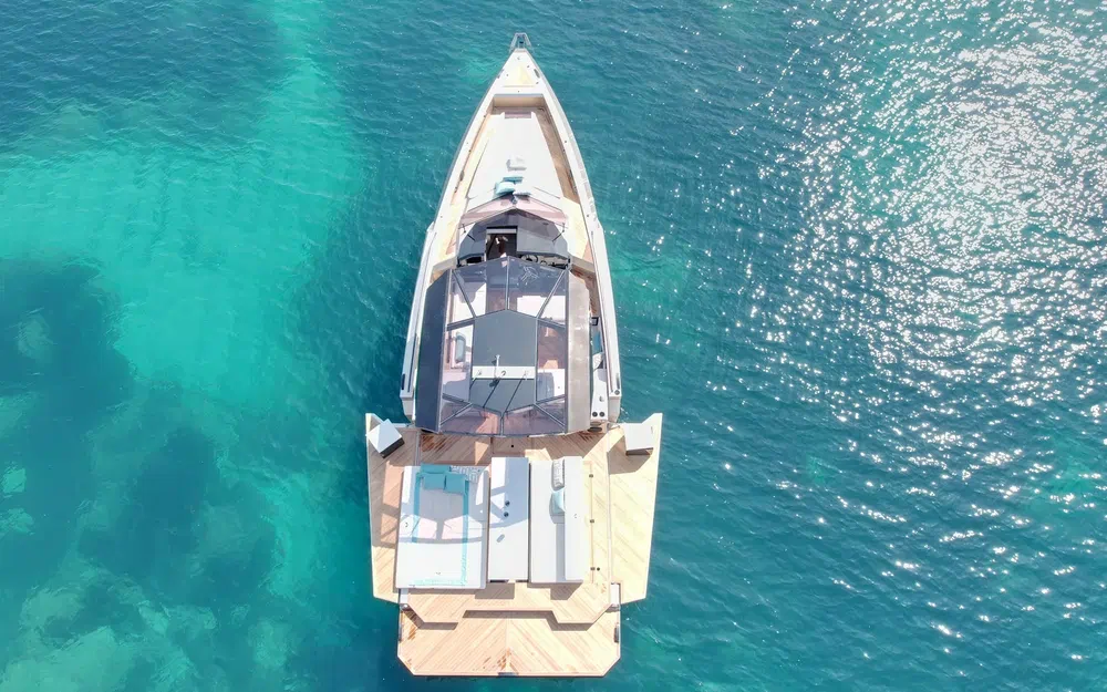 slider 7 Alium Yacht 42 T-Top