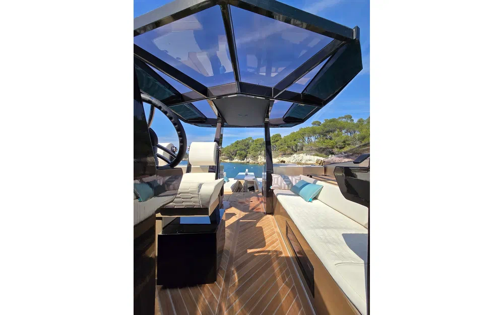 slider 12 Alium Yacht 42 T-Top