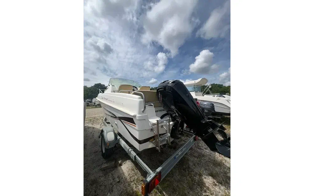 slider 3 B2 Marine CAP FERRET 552 CABINE CRUISER