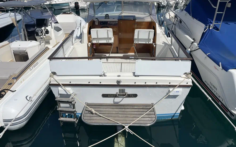 slider 1 Yachting France Arcoa 830