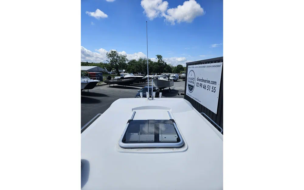 slider 3 Quicksilver Activ 605 Pilothouse