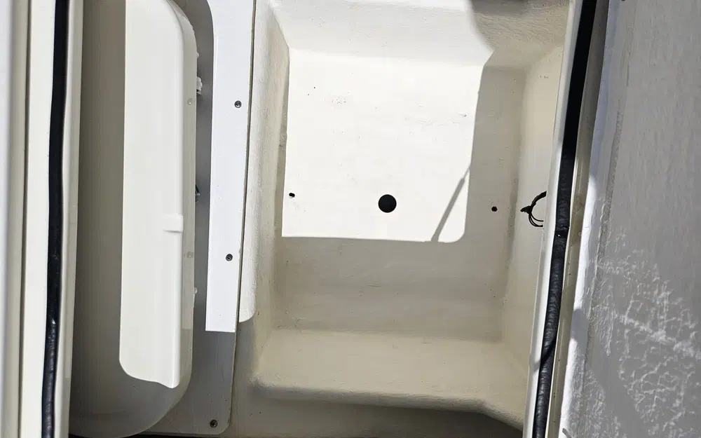 slider 5 Quicksilver Activ 605 Pilothouse
