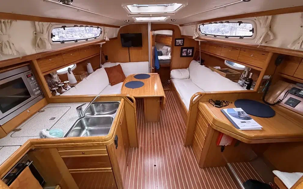 slider 8 Bavaria 34 Cruiser