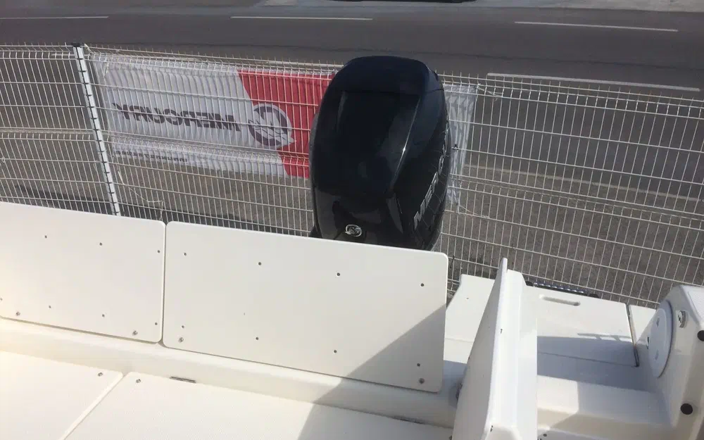 slider 8 Quicksilver Activ 755 Sundeck