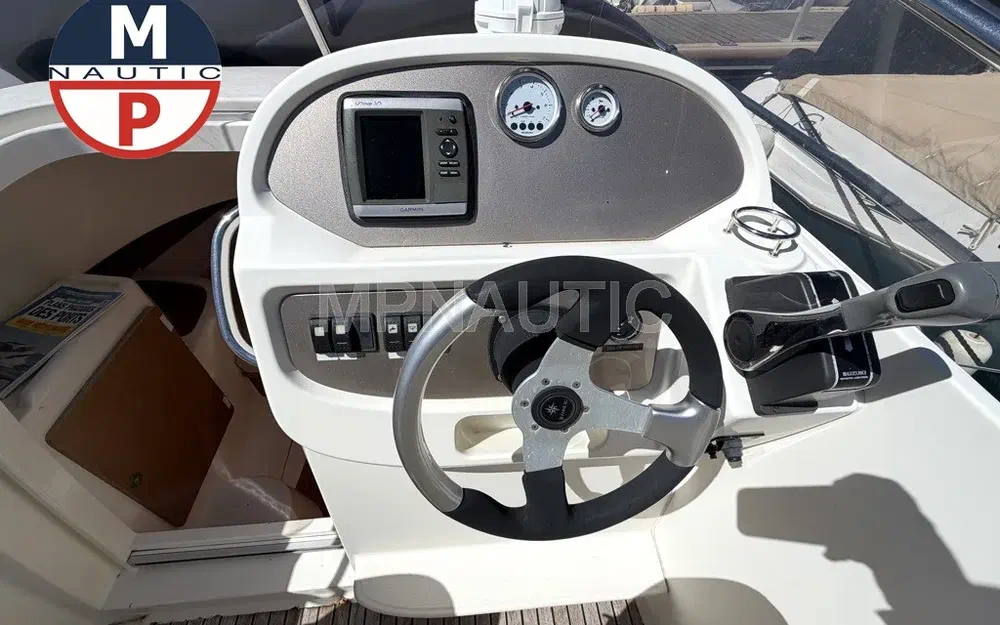 slider 6 Jeanneau Cap Camarat 715 WA