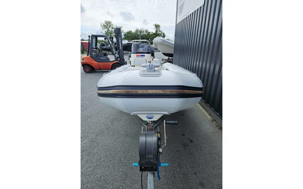 slider 7 Valiant 450 Vanguard