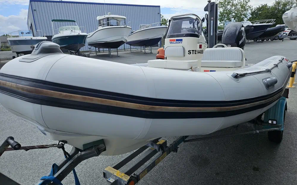 slider 8 Valiant 450 Vanguard