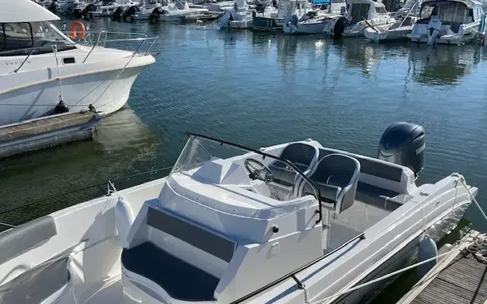 slider 5 Pacific Craft 670 Open