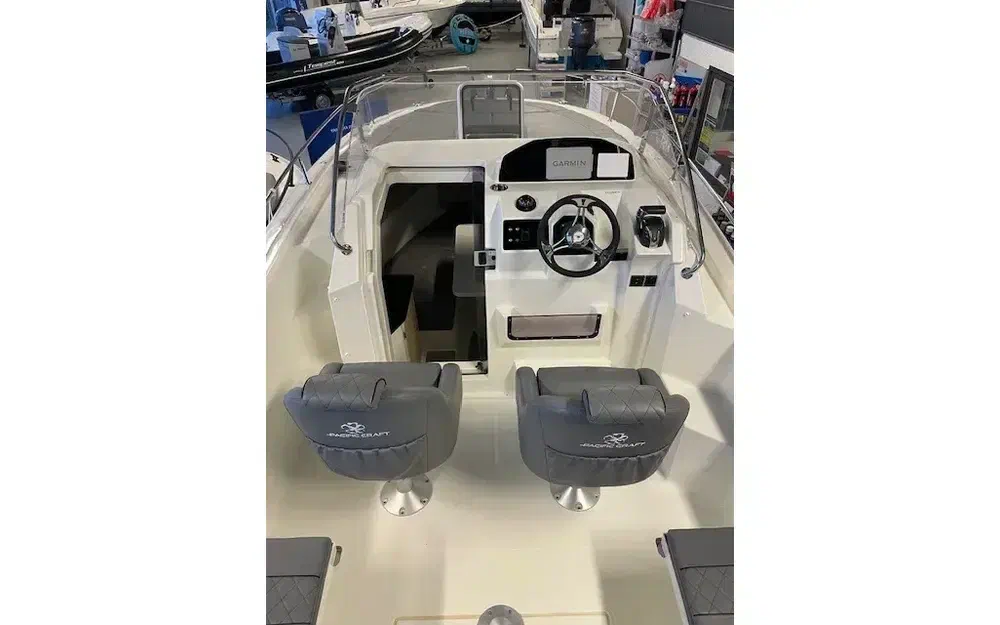 slider 3 Pacific Craft 700 SC