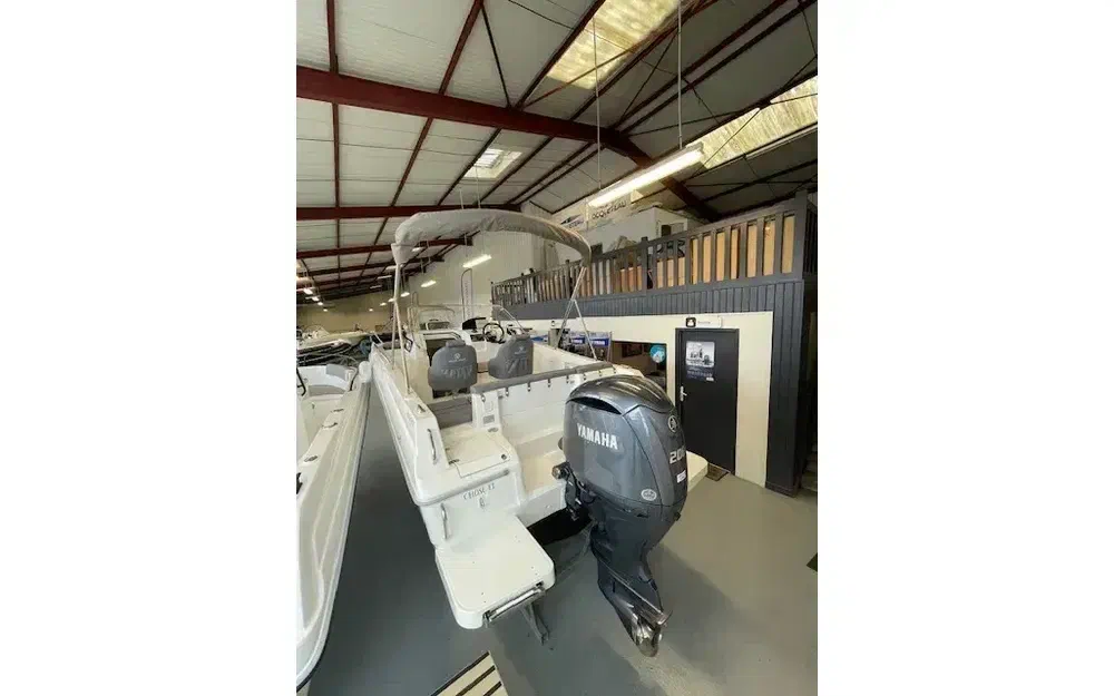 slider 7 Pacific Craft 700 SC