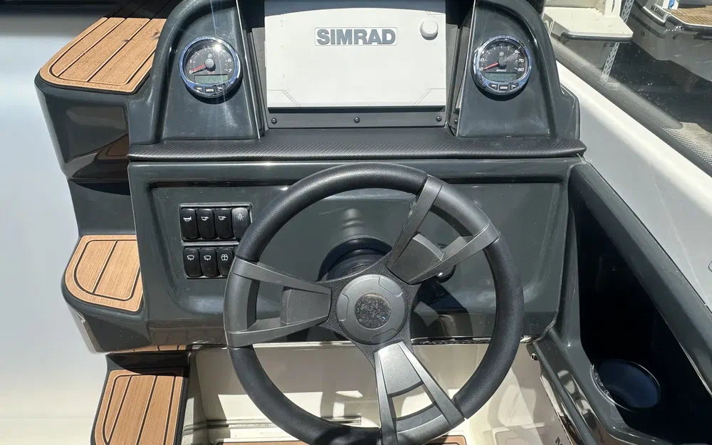 slider 6 Quicksilver Activ 755 Cruiser