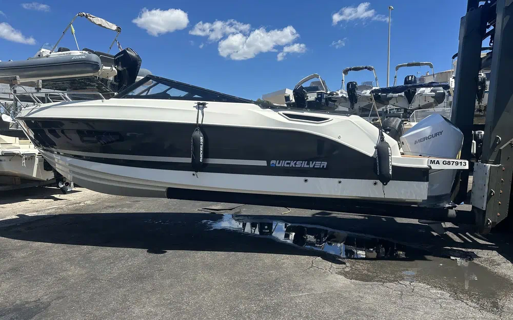 slider 0 Quicksilver Activ 755 Cruiser