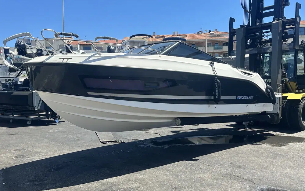 slider 1 Quicksilver Activ 755 Cruiser