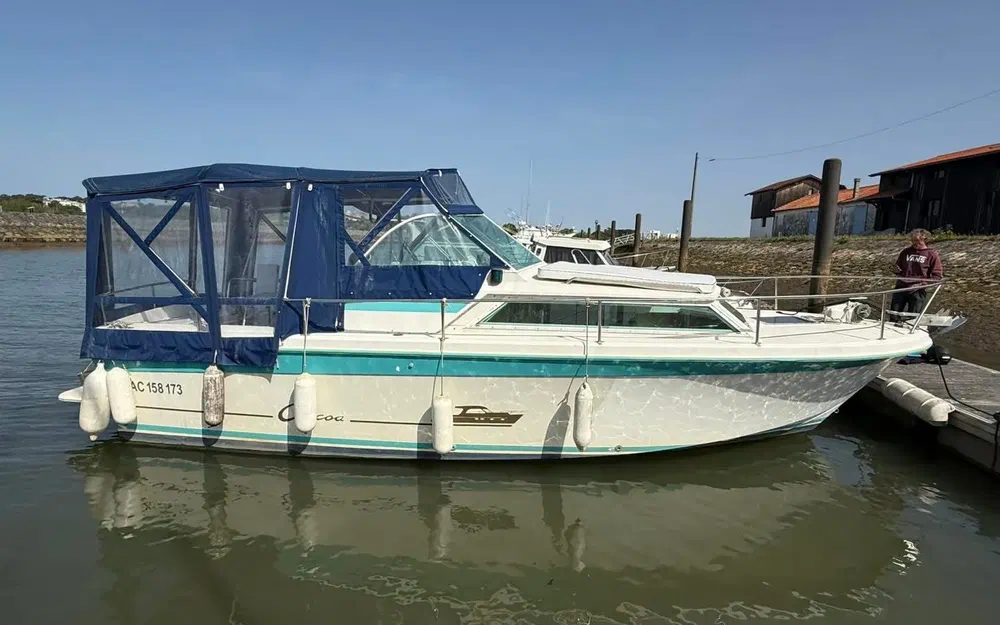 slider 3 Yachting France Arcoa 830