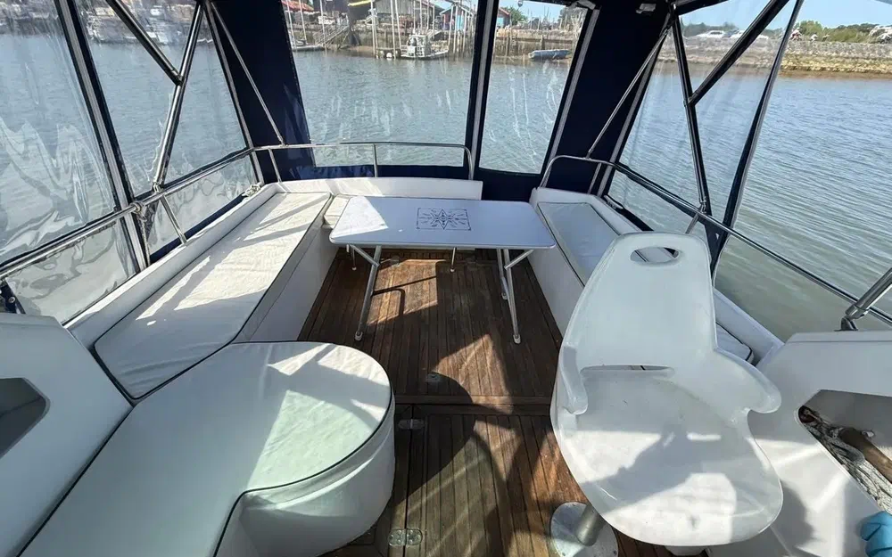 slider 6 Yachting France Arcoa 830