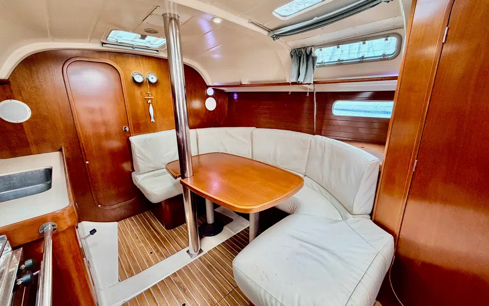 slider 3 Beneteau Oceanis 351