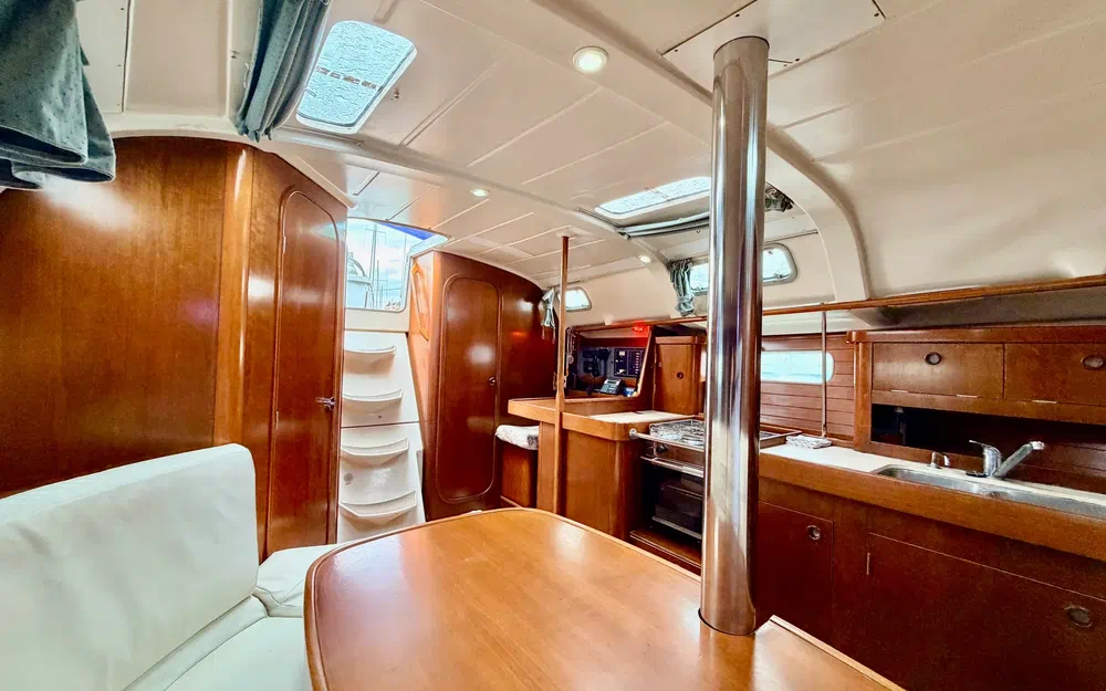 slider 4 Beneteau Oceanis 351