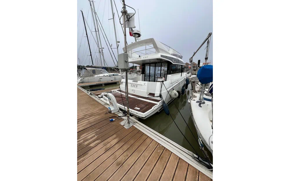 slider 16 Jeanneau Velasco 43 F