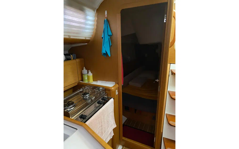 slider 12 Jeanneau Sun Odyssey 33 i