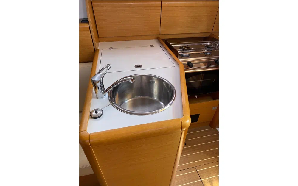 slider 13 Jeanneau Sun Odyssey 33 i