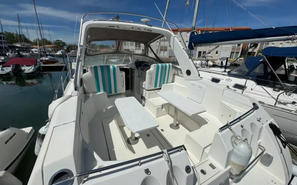 slider 1 Beneteau Flyer 10