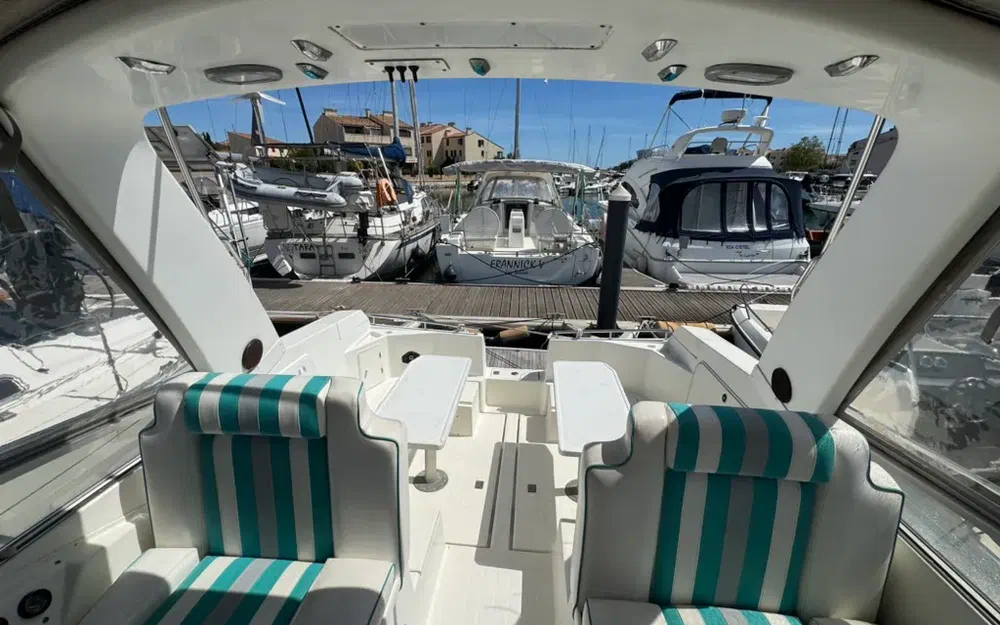 slider 3 Beneteau Flyer 10
