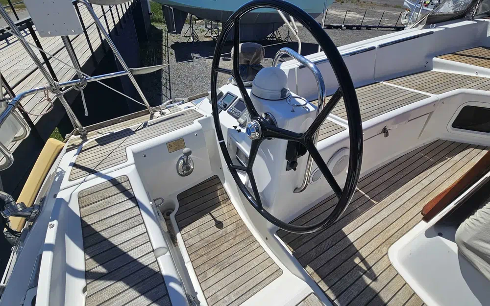 slider 6 Jeanneau 53