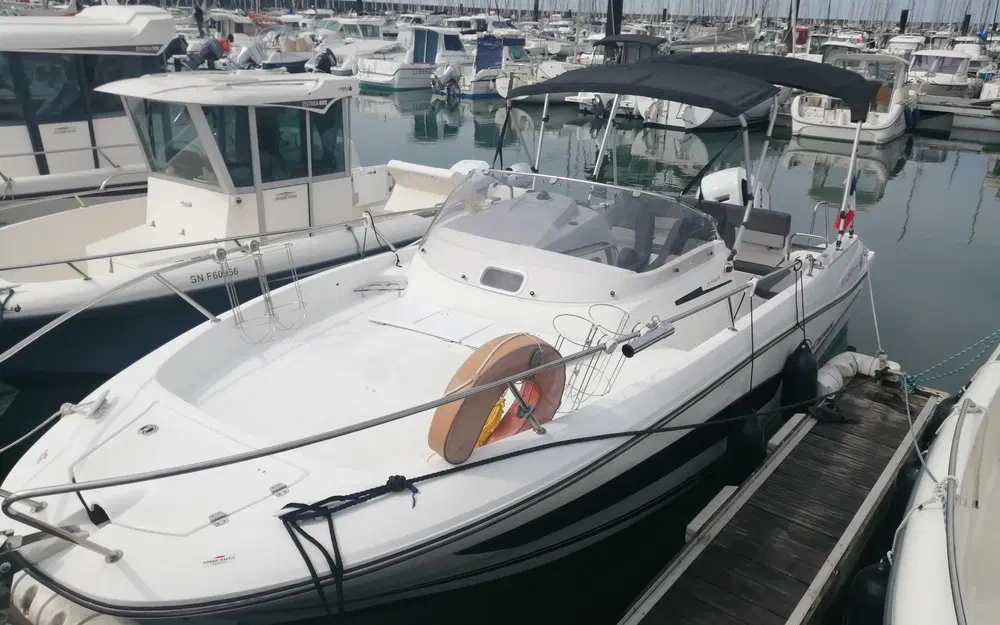 slider 1 Jeanneau CAP CAMARAT 7.5 WA S2