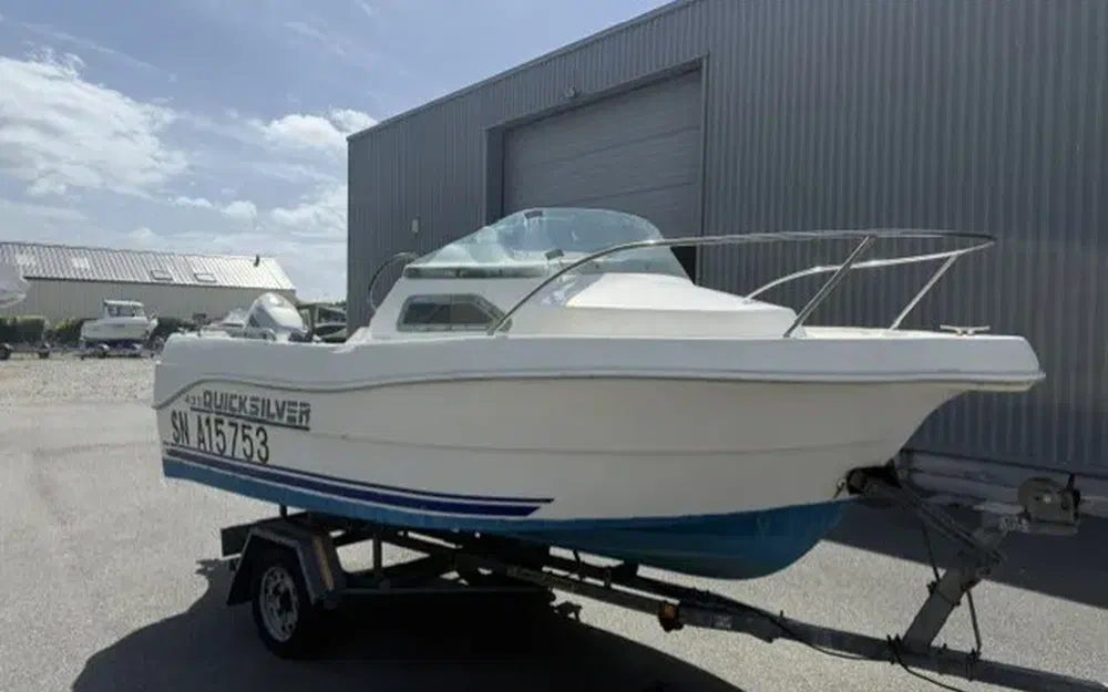 slider 0 Quicksilver 435 Cabine