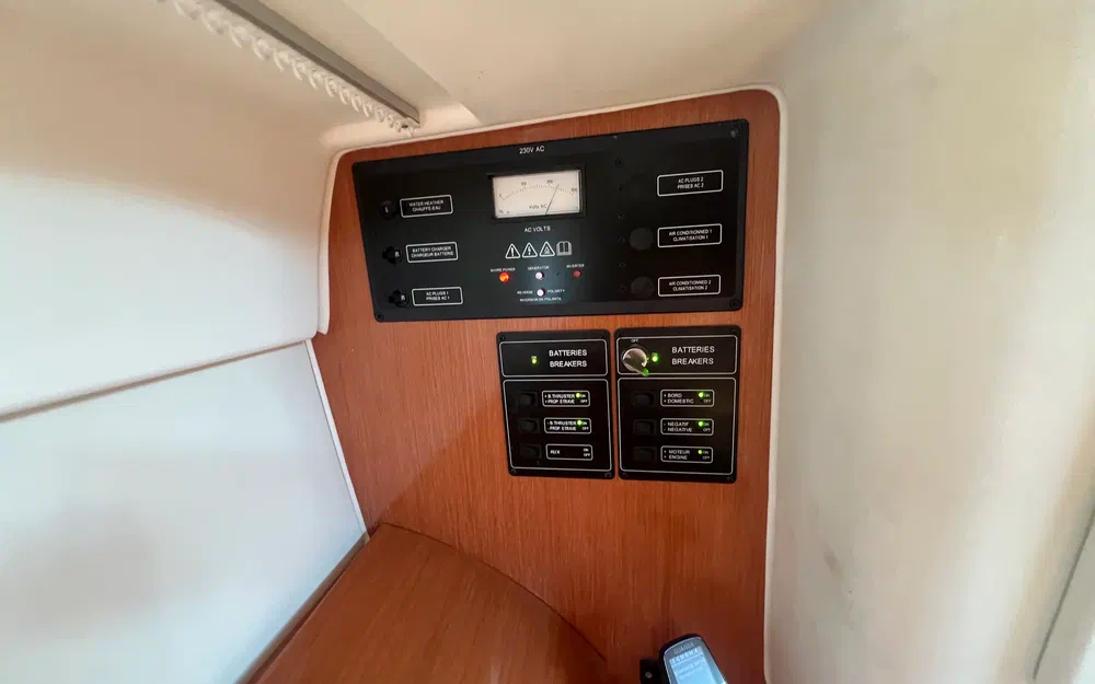 slider 22 Jeanneau Prestige 34 Hard Top