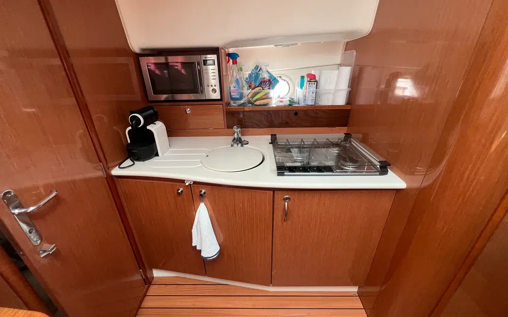 slider 25 Jeanneau Prestige 34 Hard Top