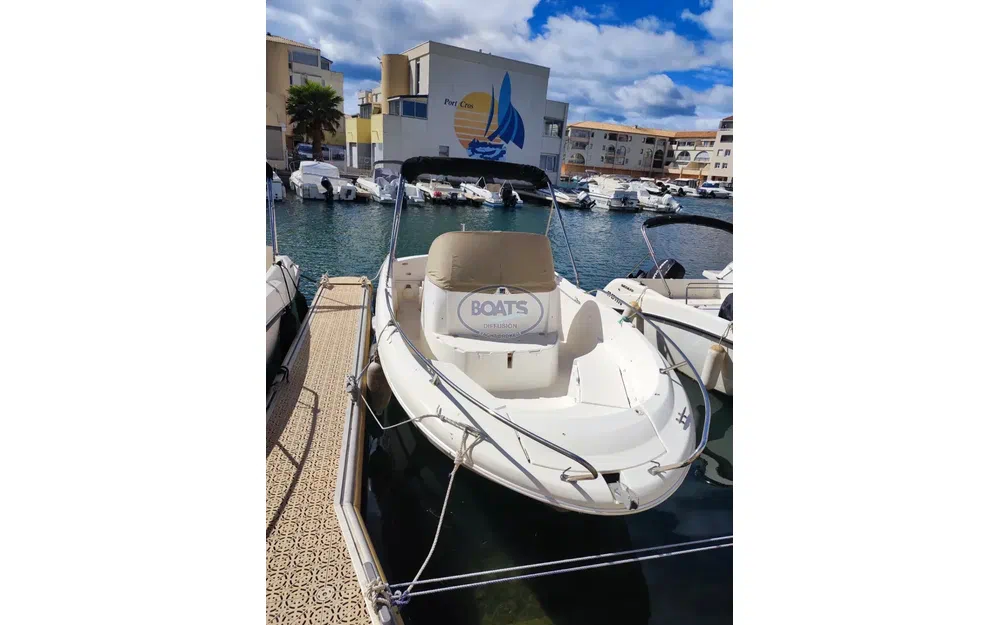 slider 1 Jeanneau Cap Camarat 635