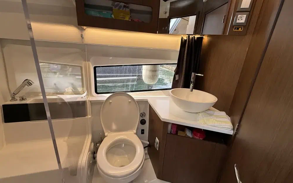slider 18 Beneteau Antares 11