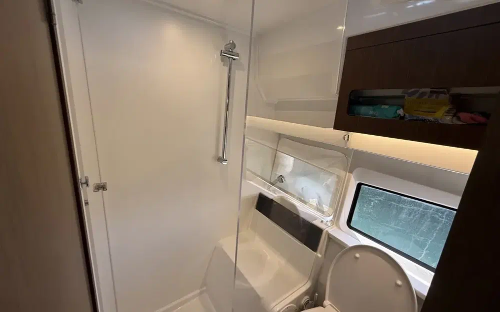 slider 19 Beneteau Antares 11