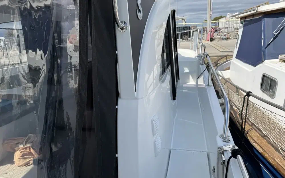 slider 3 Beneteau Antares 11
