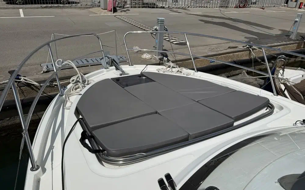 slider 4 Beneteau Antares 11