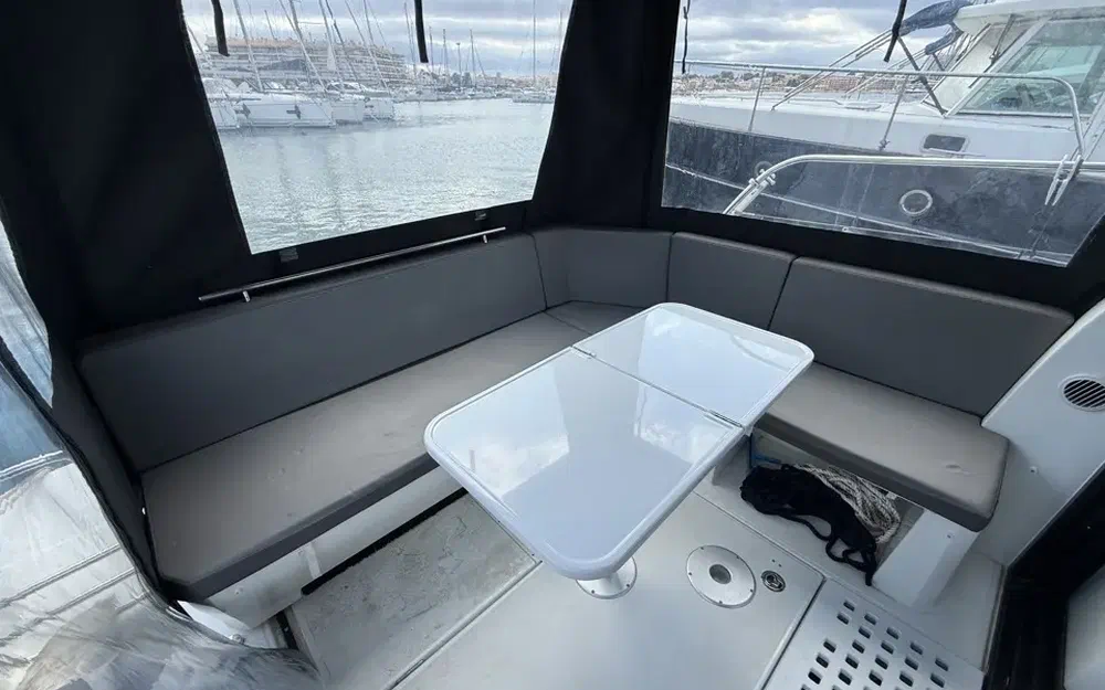 slider 7 Beneteau Antares 11