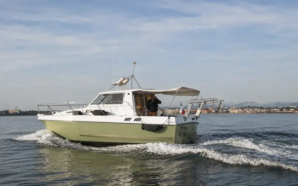slider 1 Beneteau Antares 860