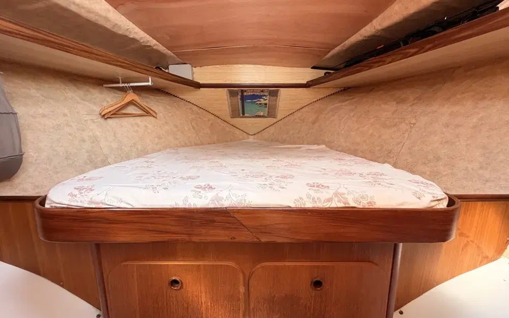 slider 28 Beneteau Antares 860