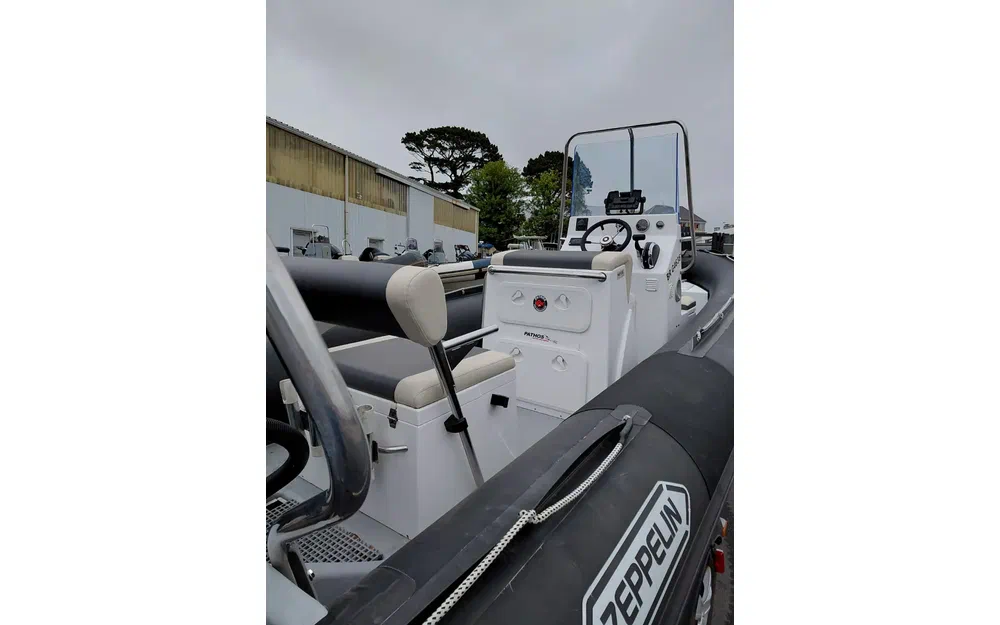 slider 3 Zeppelin Command 21 V Pro