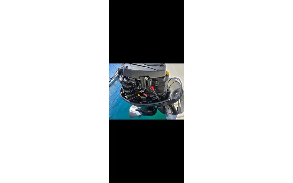 slider 6 Bayliner VR5 Cuddy OB