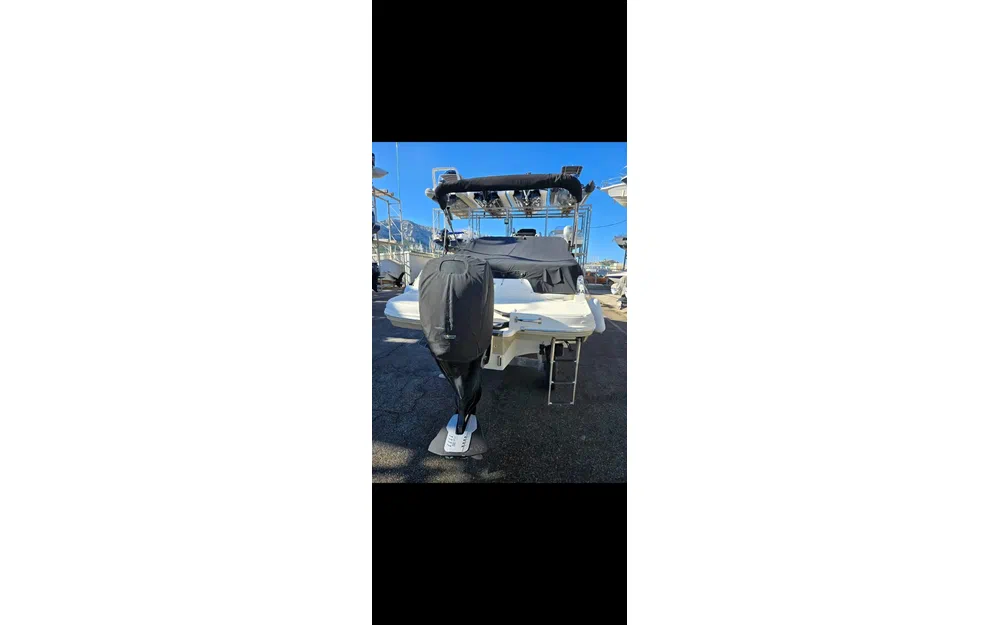 slider 7 Bayliner VR5 Cuddy OB