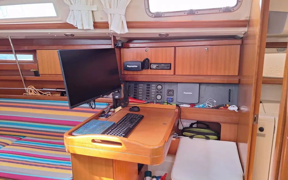 slider 3 Dufour 325 Grand Large