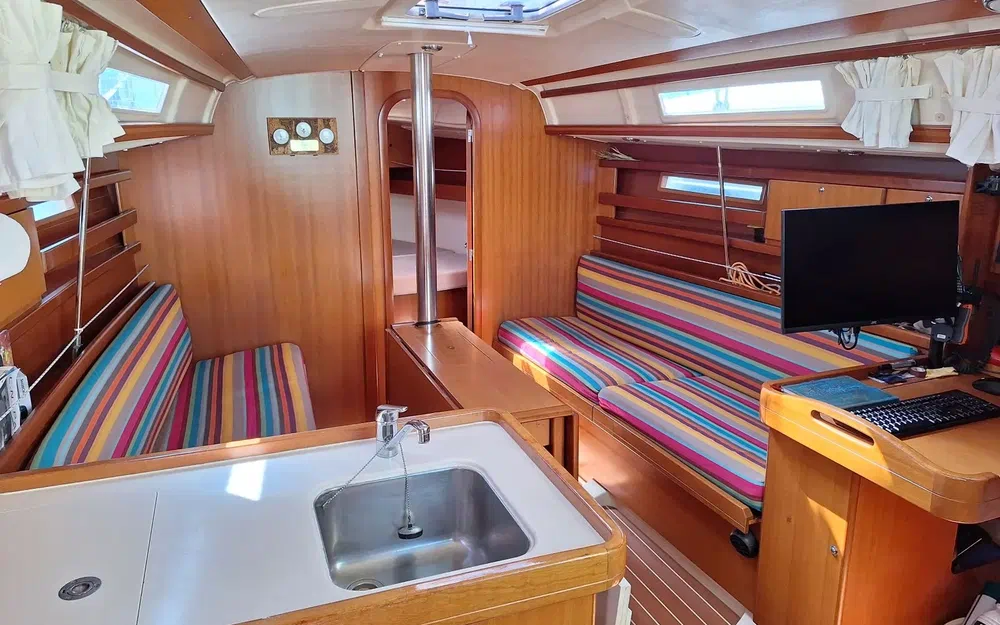 slider 8 Dufour 325 Grand Large