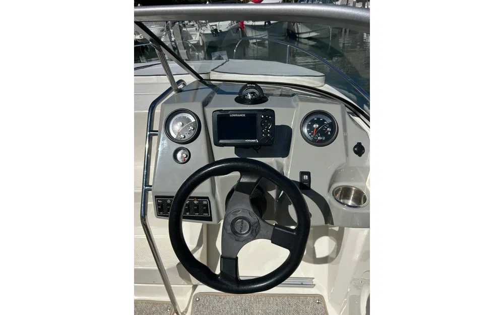 slider 4 Bayliner 642 Cuddy