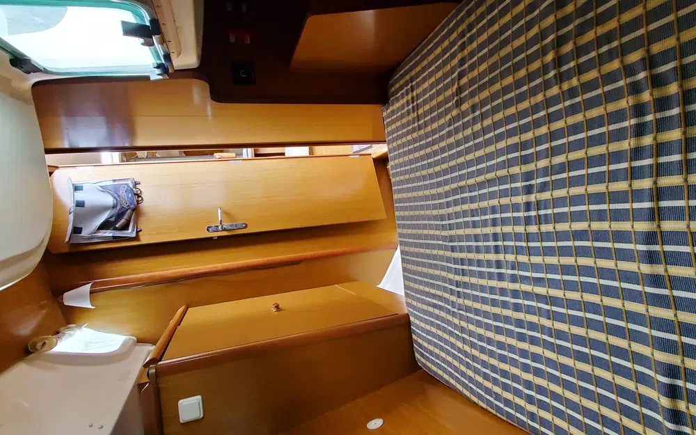 slider 22 Jeanneau Sun Odyssey 32 i