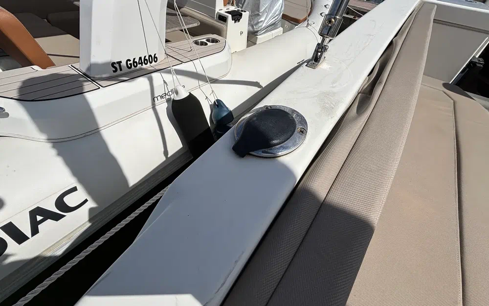 slider 9 Quicksilver Activ 805 Sundeck