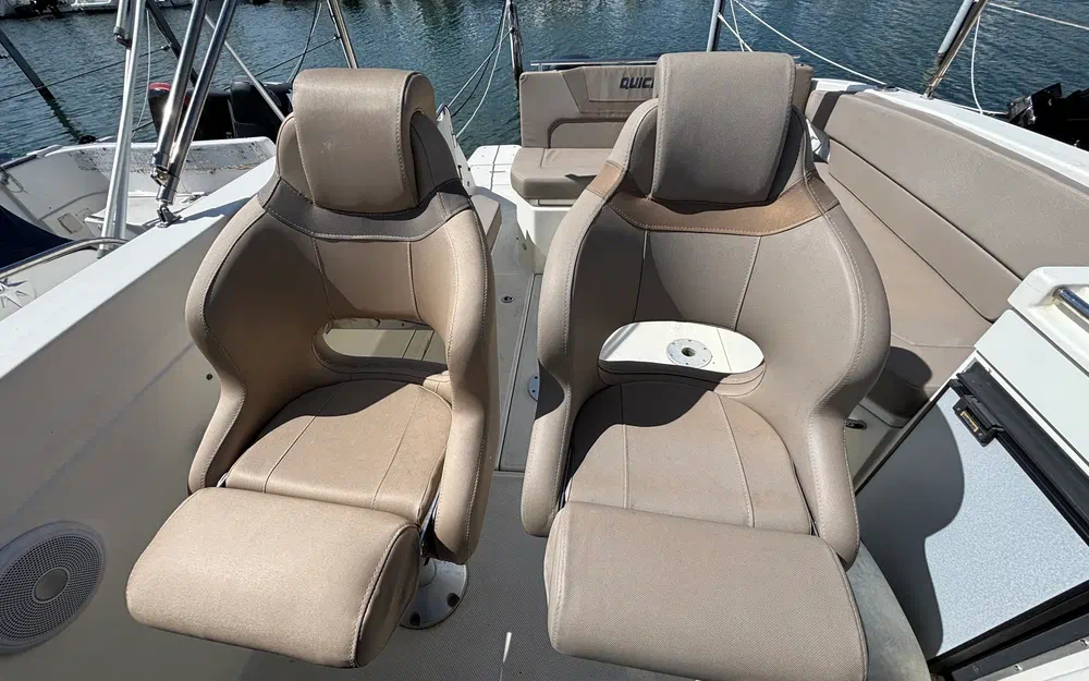 slider 6 Quicksilver Activ 805 Sundeck