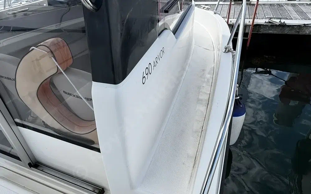 slider 9 Quicksilver Arvor 690
